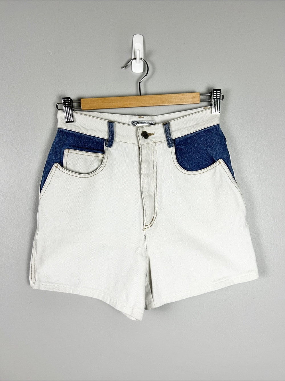 Vintage Bonjour Denim Shorts White Blue Two-Tone Size 2/4 Western Rodeo Retro90s